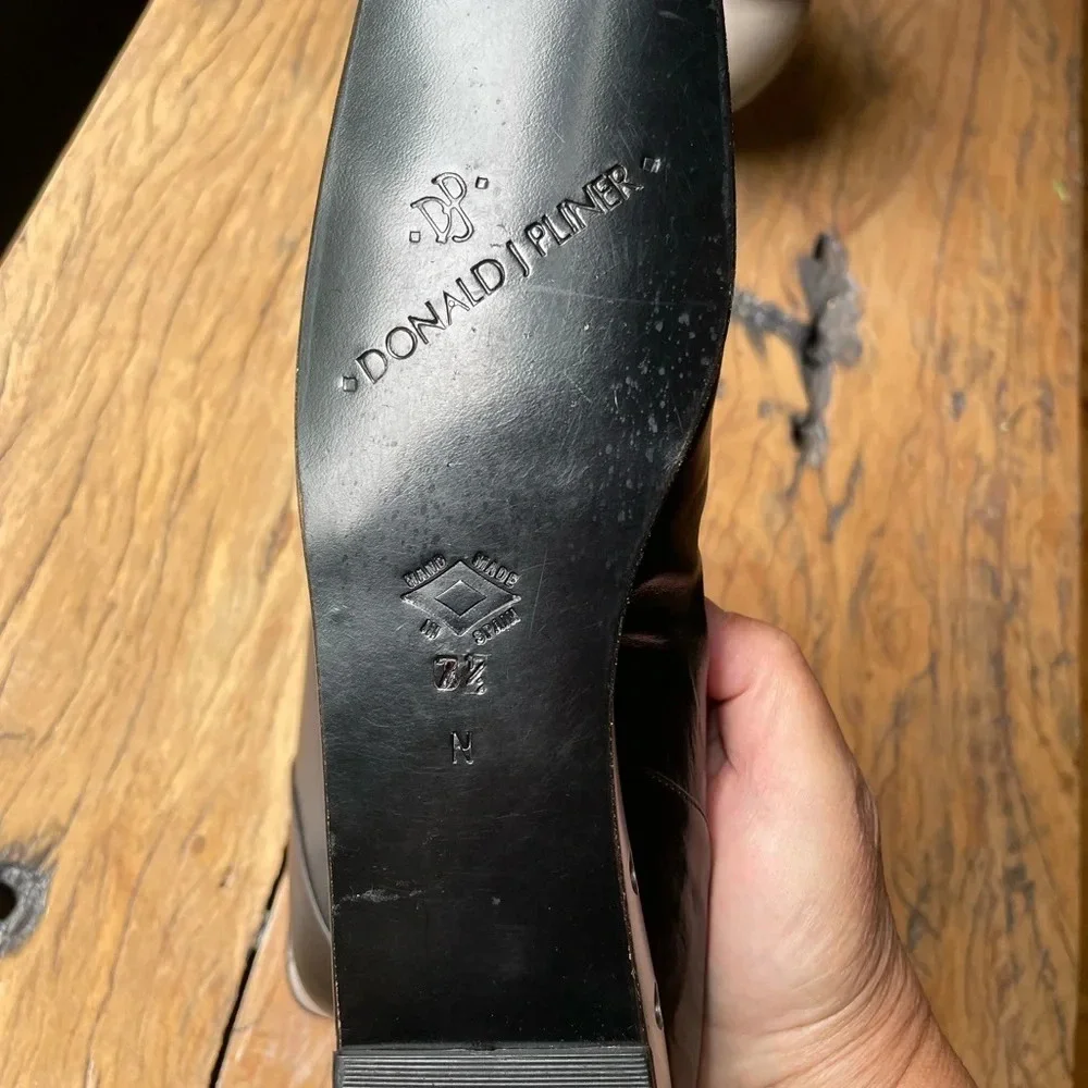 Donald Pliner Black Leather Women’s Loafers - Picture 6 of 9